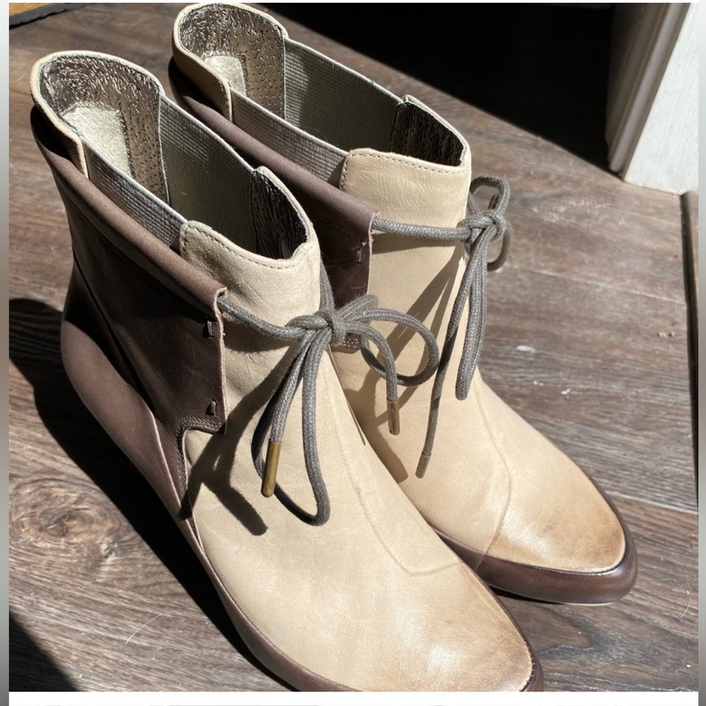Tsubo Kitten Heel Leather Boots -size 7.5